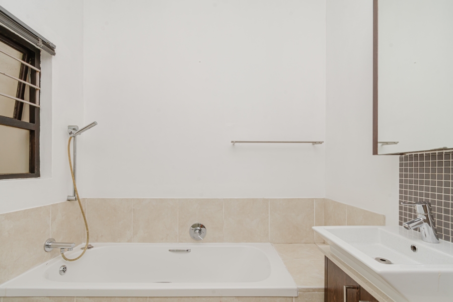 To Let 2 Bedroom Property for Rent in Lonehill Gauteng