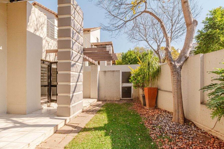 To Let 2 Bedroom Property for Rent in Lonehill Gauteng