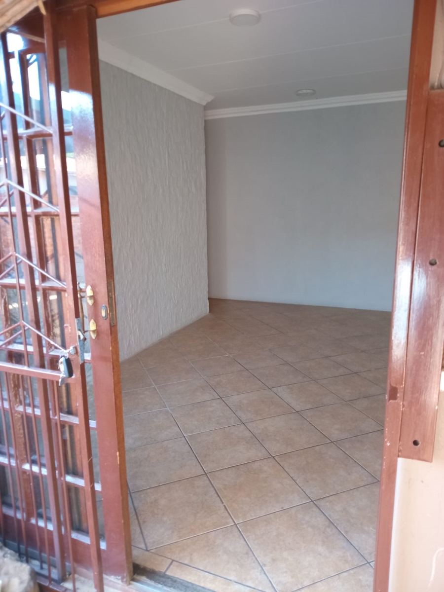 To Let 2 Bedroom Property for Rent in Capital Park Gauteng