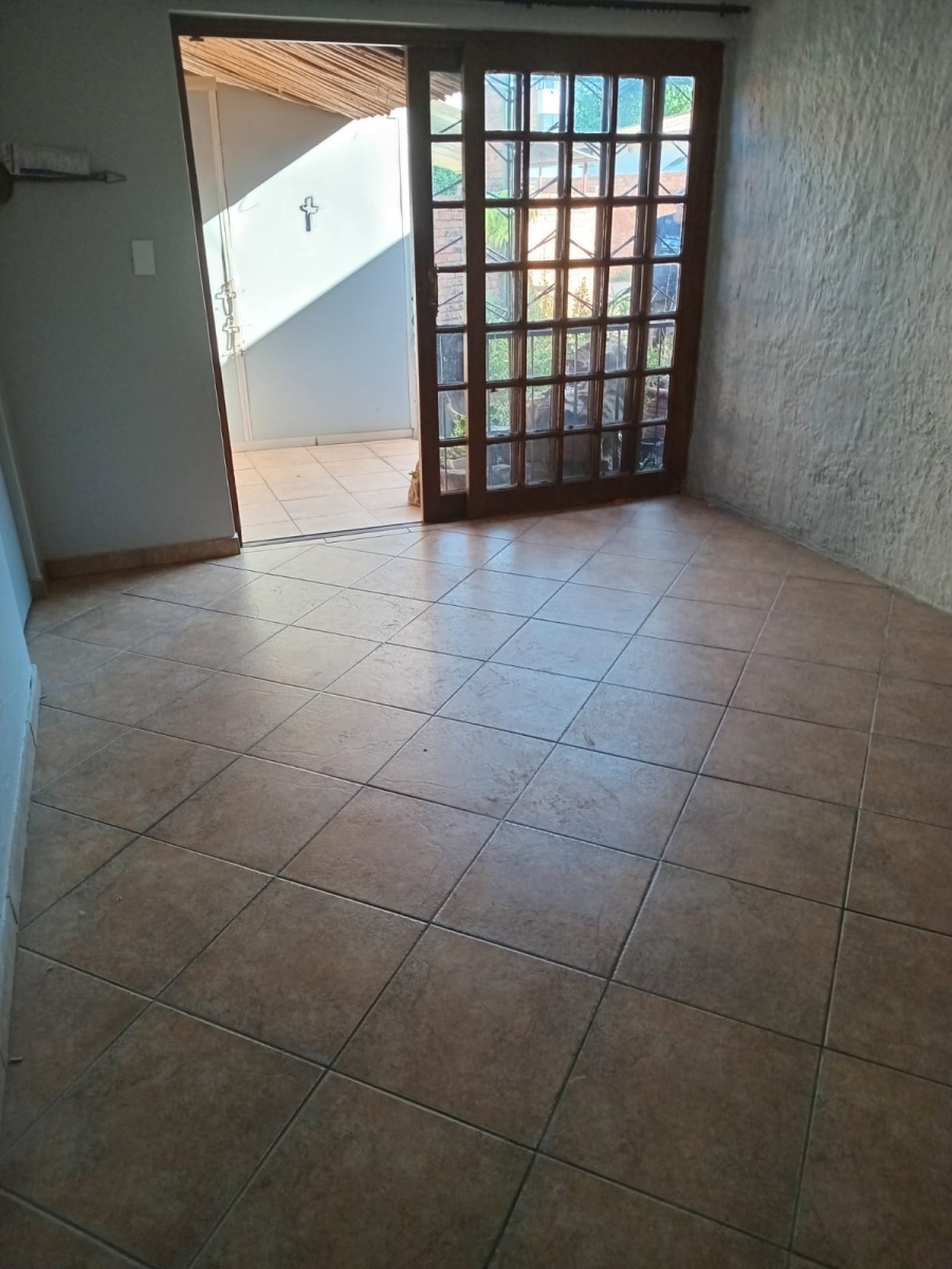 To Let 2 Bedroom Property for Rent in Capital Park Gauteng
