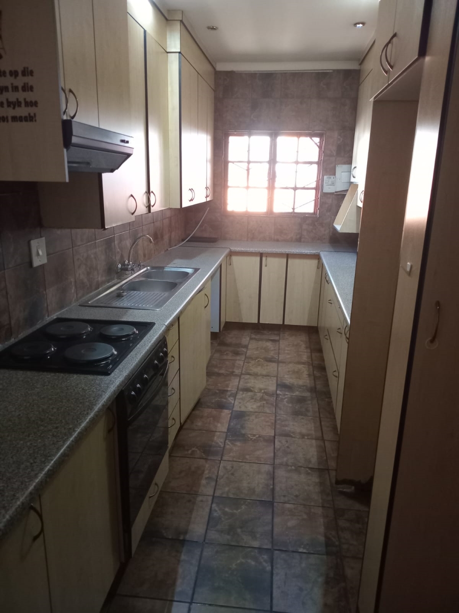 To Let 2 Bedroom Property for Rent in Capital Park Gauteng