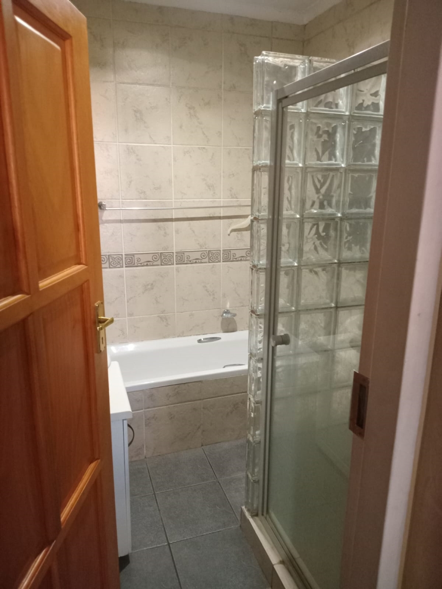 To Let 2 Bedroom Property for Rent in Capital Park Gauteng