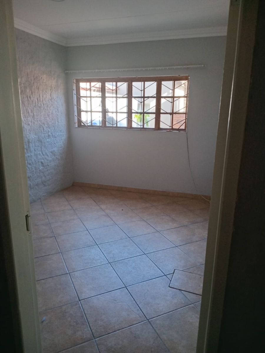 To Let 2 Bedroom Property for Rent in Capital Park Gauteng