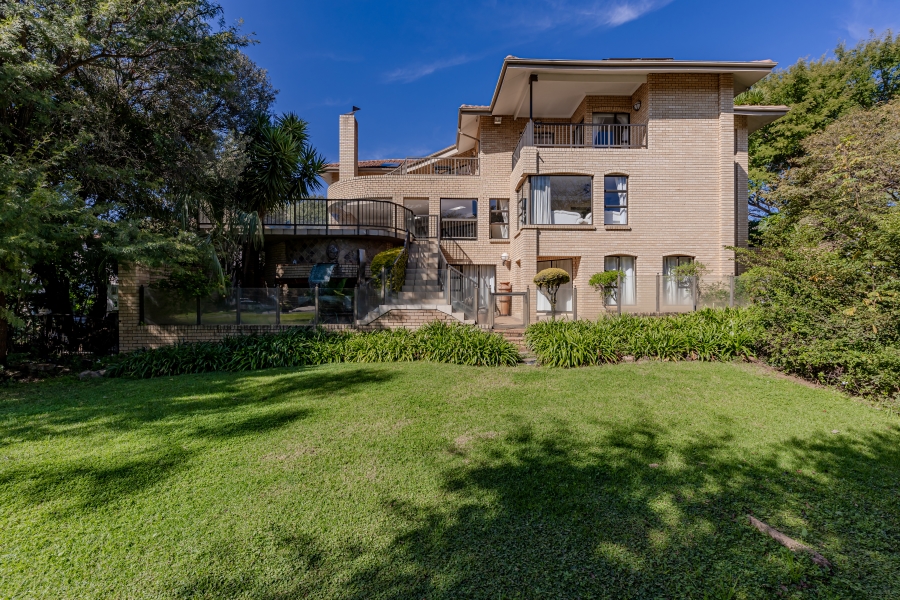 7 Bedroom Property for Sale in Featherbrooke Estate Gauteng