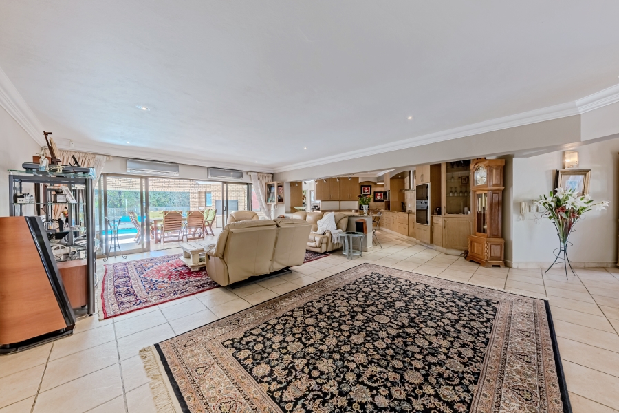 7 Bedroom Property for Sale in Featherbrooke Estate Gauteng