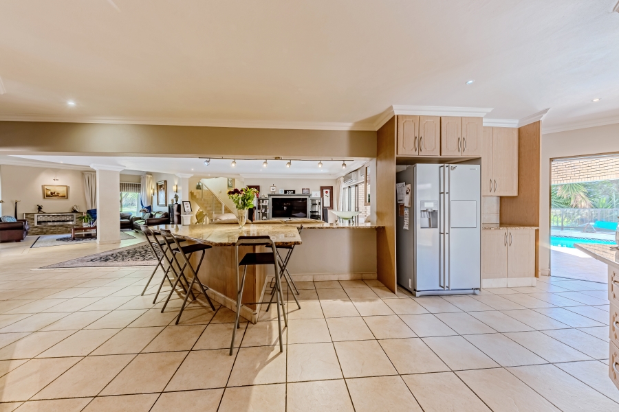 7 Bedroom Property for Sale in Featherbrooke Estate Gauteng
