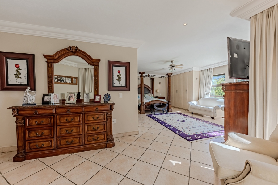 7 Bedroom Property for Sale in Featherbrooke Estate Gauteng