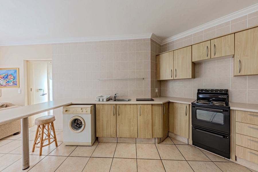 7 Bedroom Property for Sale in Featherbrooke Estate Gauteng