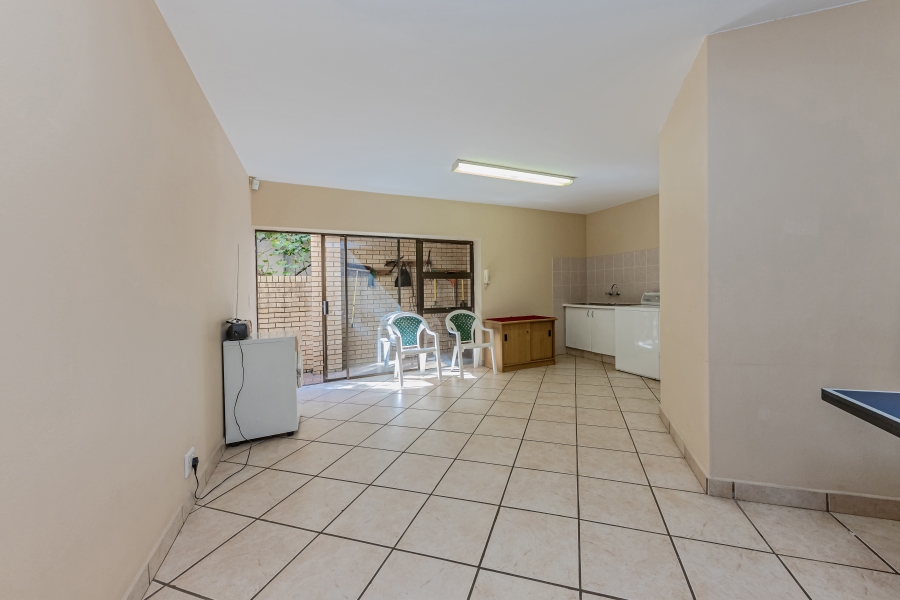 7 Bedroom Property for Sale in Featherbrooke Estate Gauteng