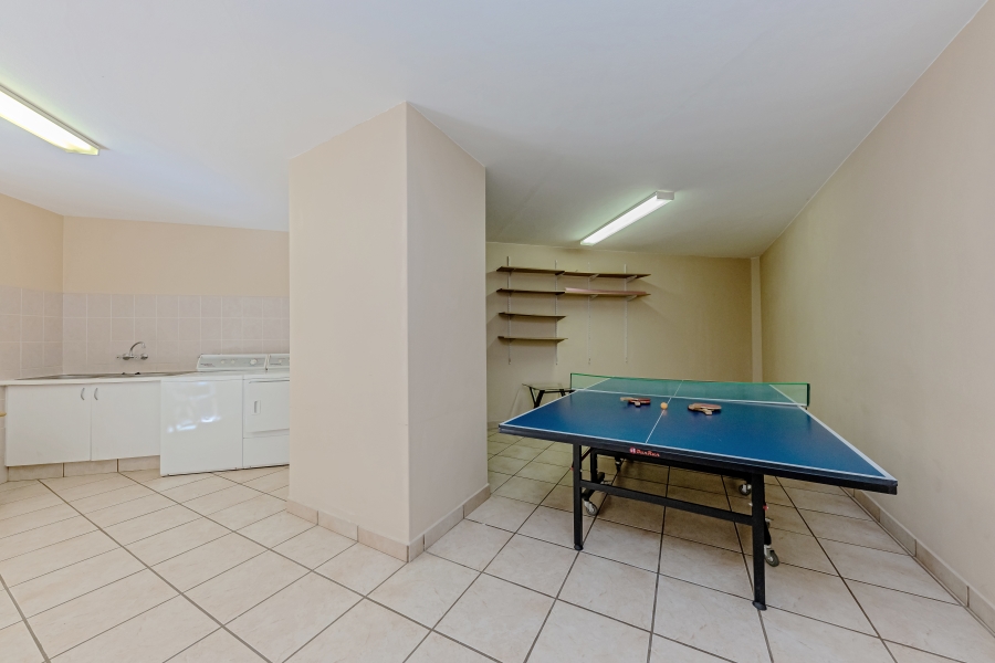 7 Bedroom Property for Sale in Featherbrooke Estate Gauteng