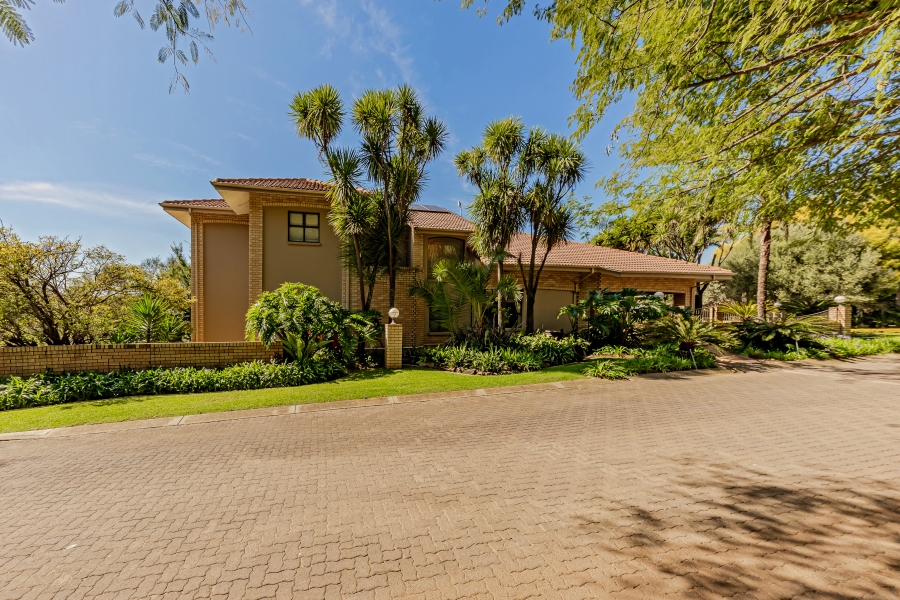 7 Bedroom Property for Sale in Featherbrooke Estate Gauteng