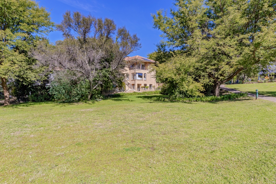 7 Bedroom Property for Sale in Featherbrooke Estate Gauteng