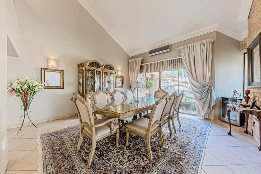 To Let 7 Bedroom Property for Rent in Featherbrooke Estate Gauteng