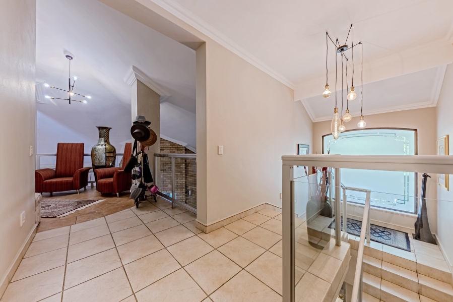 To Let 7 Bedroom Property for Rent in Featherbrooke Estate Gauteng