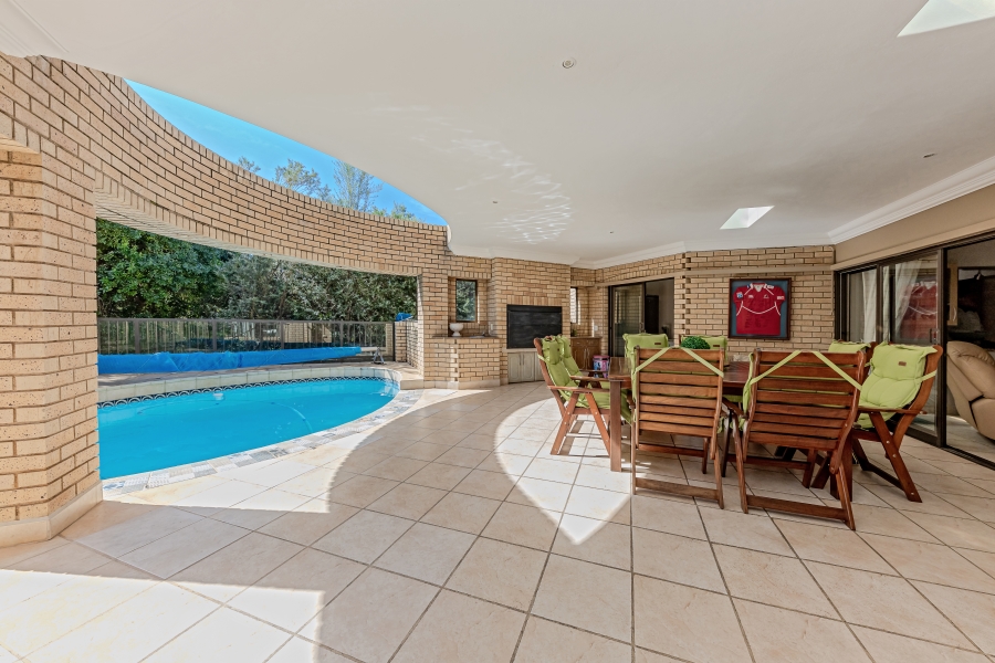 To Let 7 Bedroom Property for Rent in Featherbrooke Estate Gauteng