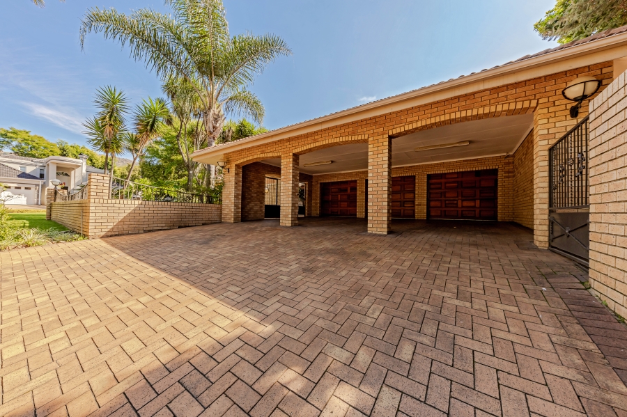 To Let 7 Bedroom Property for Rent in Featherbrooke Estate Gauteng
