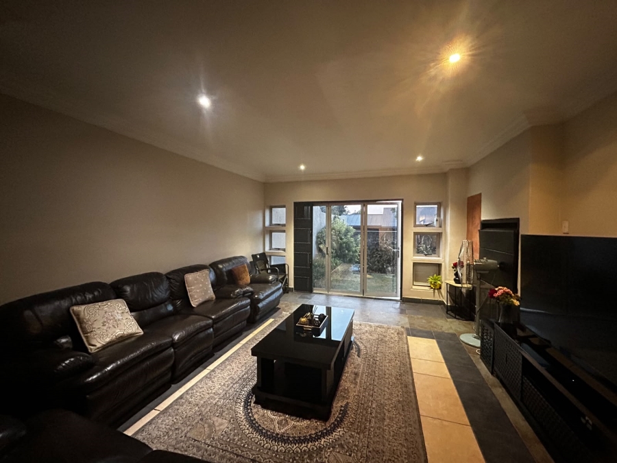 To Let 4 Bedroom Property for Rent in Villieria Gauteng