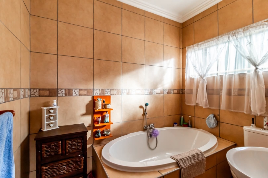 3 Bedroom Property for Sale in Kilner Park Gauteng