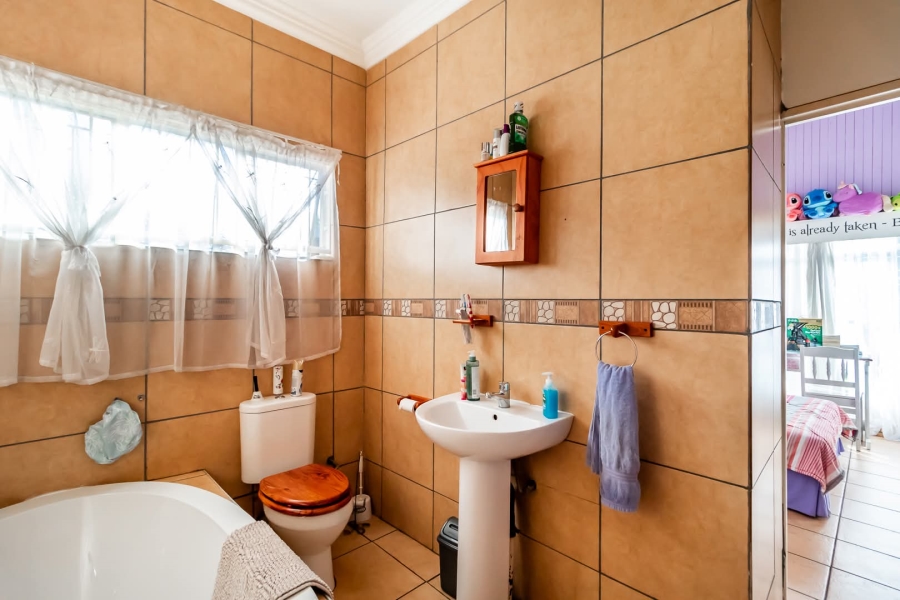 3 Bedroom Property for Sale in Kilner Park Gauteng