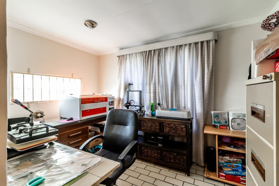 3 Bedroom Property for Sale in Kilner Park Gauteng