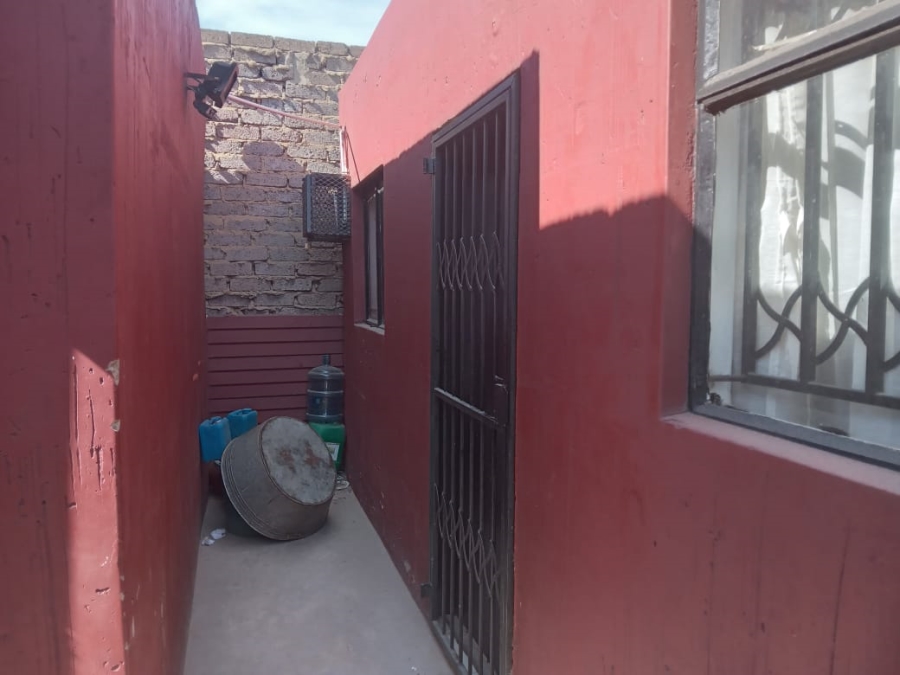 1 Bedroom Property for Sale in Zuurfontein Gauteng