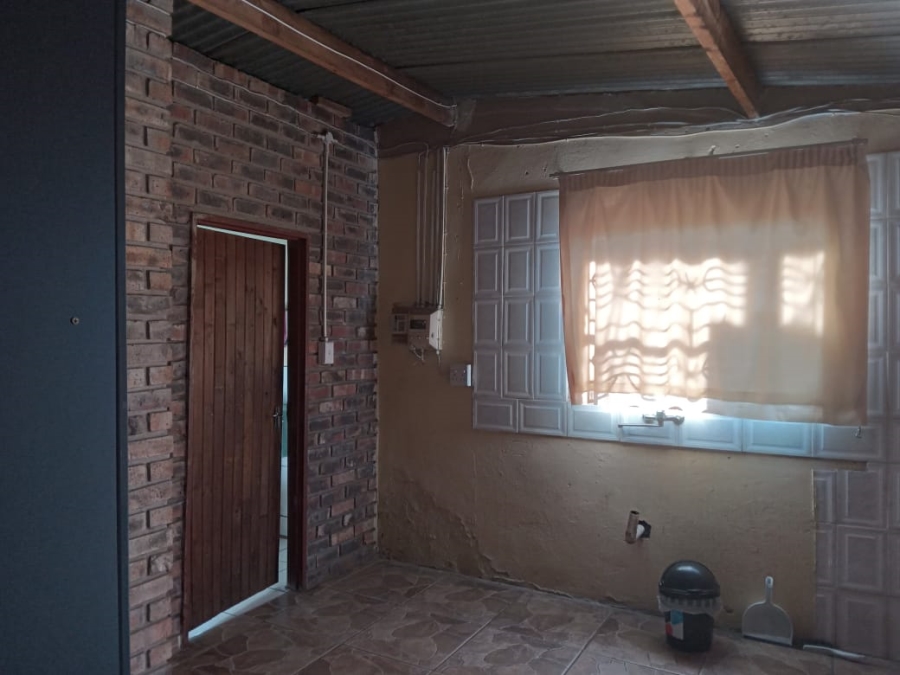1 Bedroom Property for Sale in Zuurfontein Gauteng