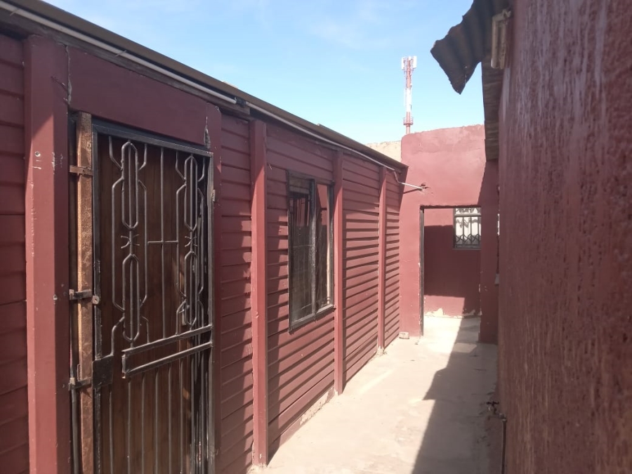 1 Bedroom Property for Sale in Zuurfontein Gauteng