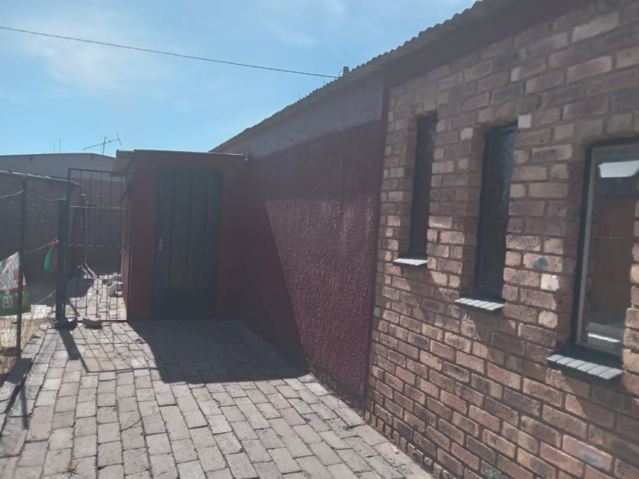 1 Bedroom Property for Sale in Zuurfontein Gauteng