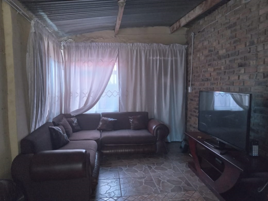1 Bedroom Property for Sale in Zuurfontein Gauteng