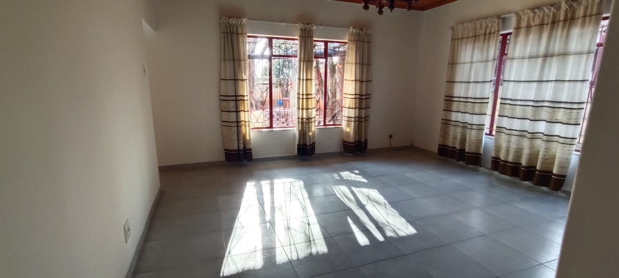 5 Bedroom Property for Sale in Carletonville Central Gauteng