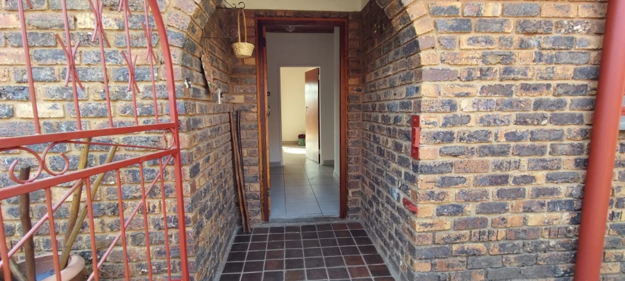 5 Bedroom Property for Sale in Carletonville Central Gauteng