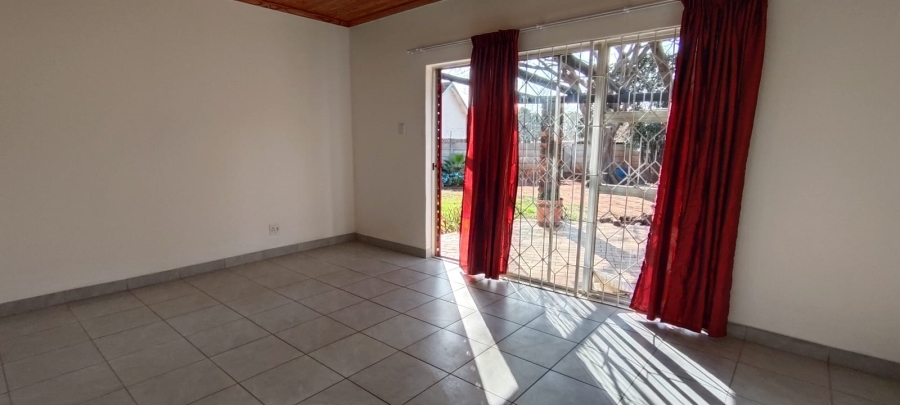 5 Bedroom Property for Sale in Carletonville Central Gauteng
