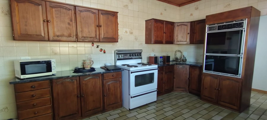 5 Bedroom Property for Sale in Carletonville Central Gauteng