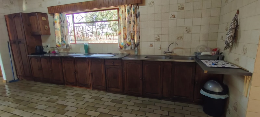 5 Bedroom Property for Sale in Carletonville Central Gauteng