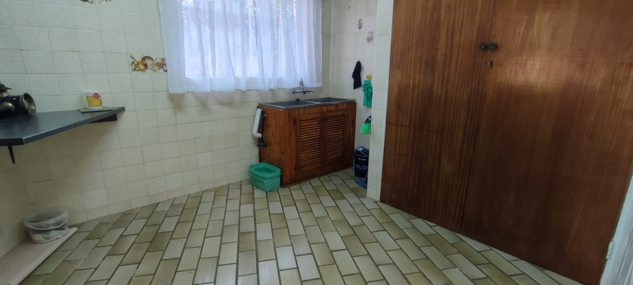 5 Bedroom Property for Sale in Carletonville Central Gauteng