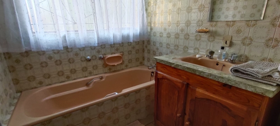 5 Bedroom Property for Sale in Carletonville Central Gauteng