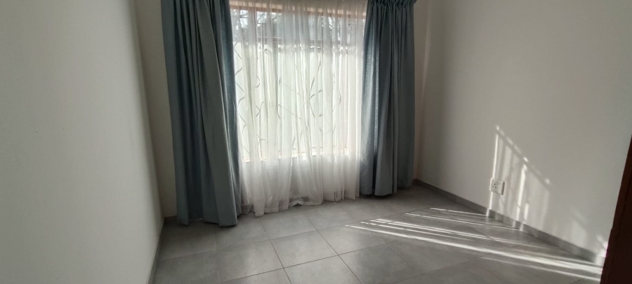 5 Bedroom Property for Sale in Carletonville Central Gauteng