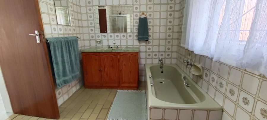 5 Bedroom Property for Sale in Carletonville Central Gauteng
