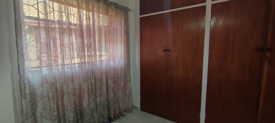 5 Bedroom Property for Sale in Carletonville Central Gauteng