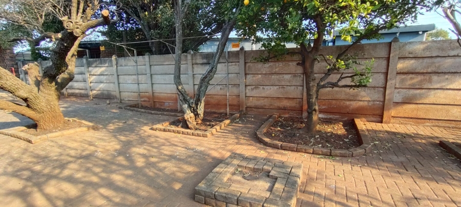 5 Bedroom Property for Sale in Carletonville Central Gauteng