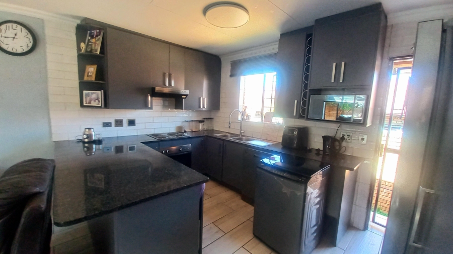 3 Bedroom Property for Sale in Noordhang Gauteng