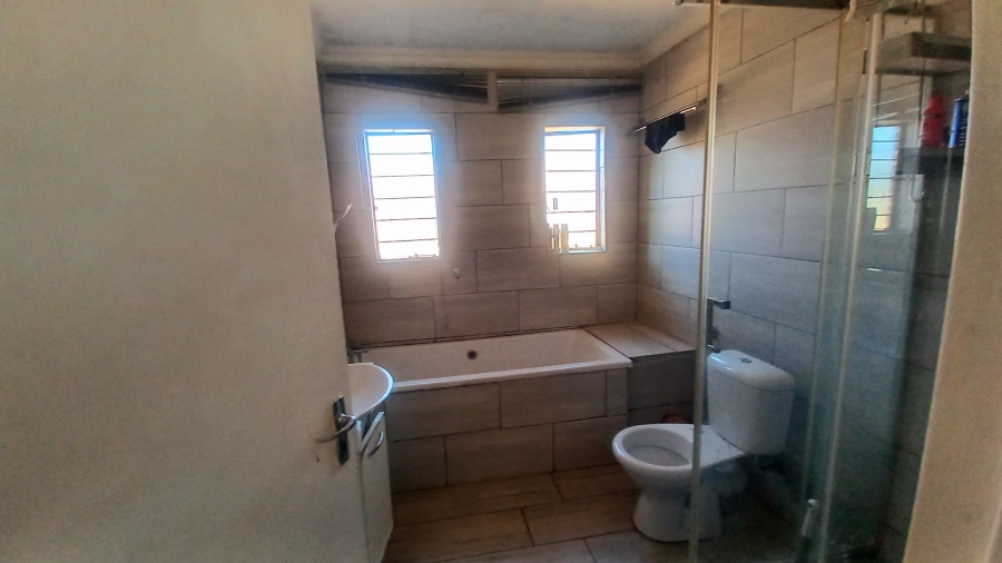 3 Bedroom Property for Sale in Noordhang Gauteng