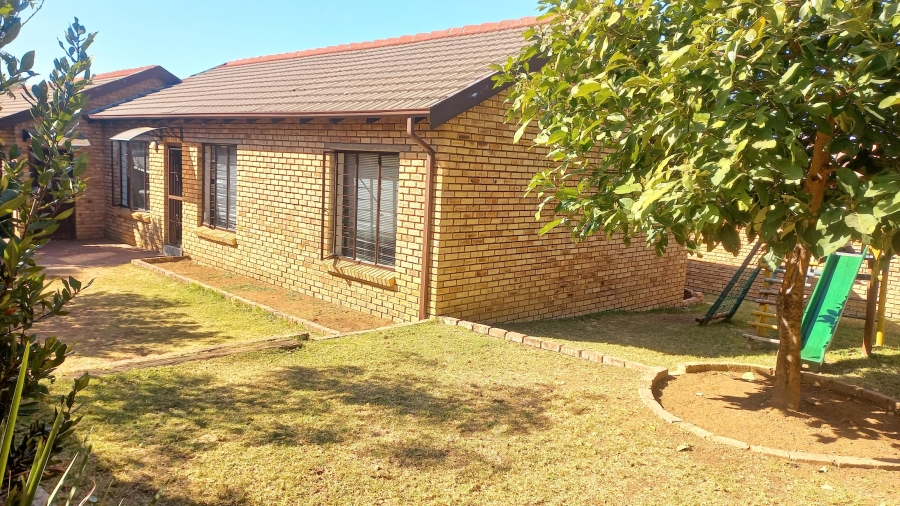 3 Bedroom Property for Sale in Noordhang Gauteng