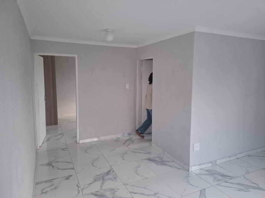 To Let 1 Bedroom Property for Rent in Croydon Gauteng