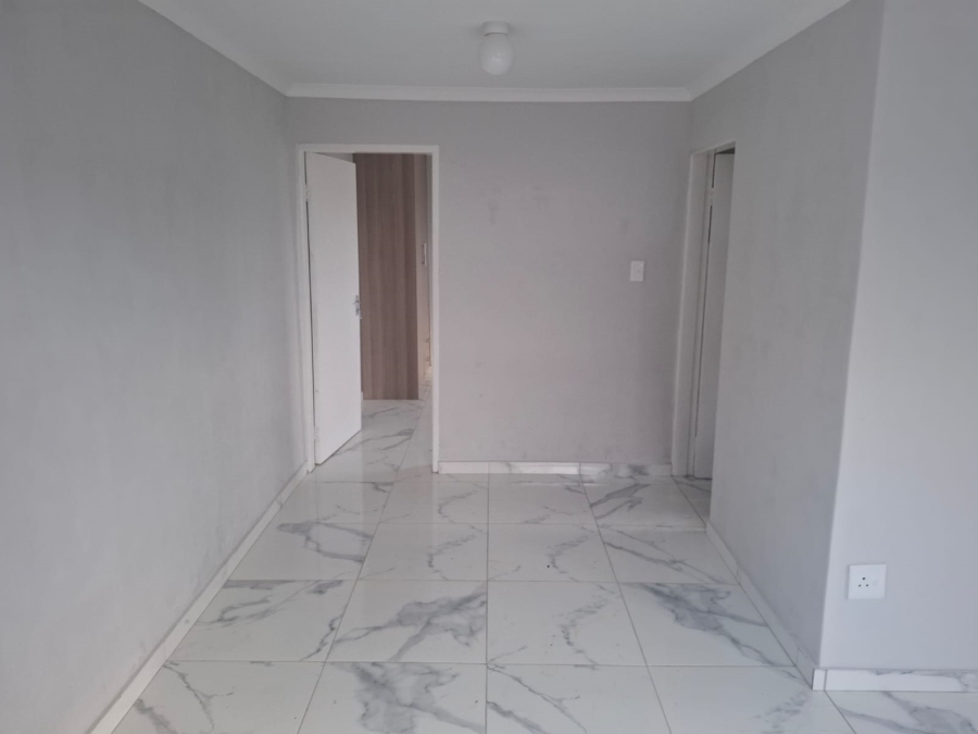 To Let 1 Bedroom Property for Rent in Croydon Gauteng