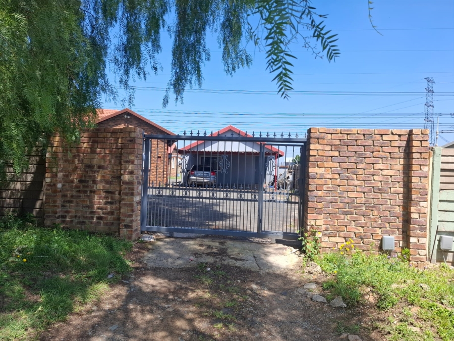 To Let 1 Bedroom Property for Rent in Croydon Gauteng