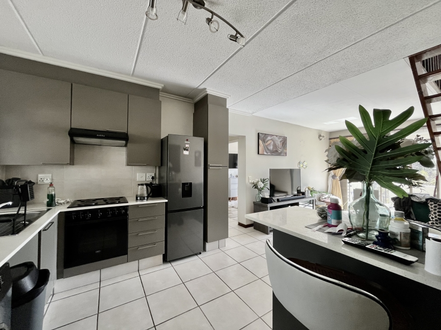 2 Bedroom Property for Sale in Beverley Gauteng