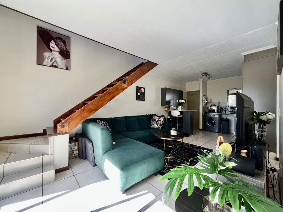 2 Bedroom Property for Sale in Beverley Gauteng