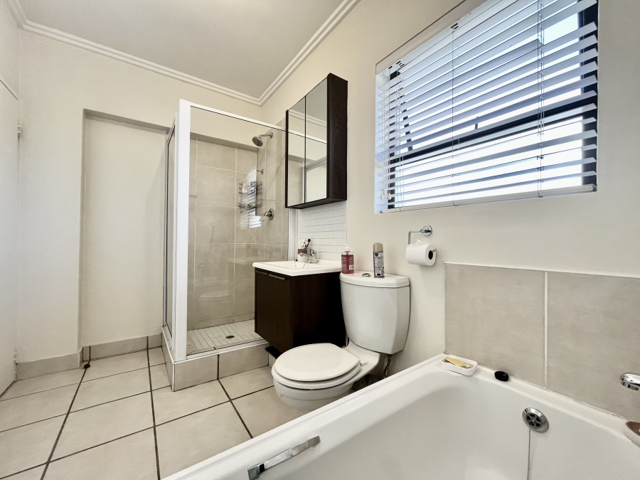 2 Bedroom Property for Sale in Beverley Gauteng