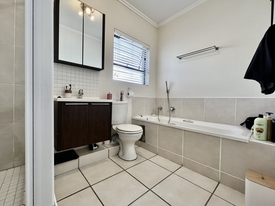 2 Bedroom Property for Sale in Beverley Gauteng